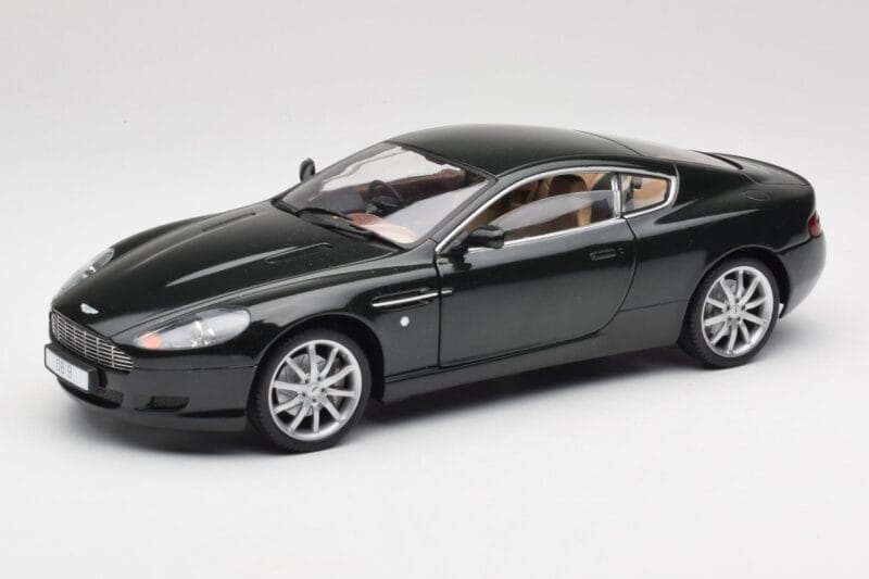 Aston Martin DB9 Noir Solido 1:18 15025600 Métal