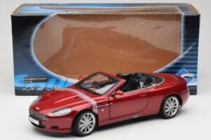 Aston Martin DB9 Volante Rouge Solido 1:18 8163 Métal — image 8 sur 8