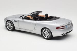 Aston Martin DB9 Volante Argent Minichamps 1:18 150137334 Métal — image 7 sur 8