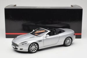 Aston Martin DB9 Volante Argent Minichamps 1:18 150137334 Métal — image 8 sur 8