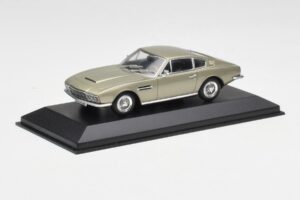 Aston Martin DBS Vert Argenté Métallisé Minichamps 1:43 400137600 Métal — image 2 sur 4