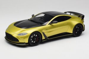 Aston Martin V12 Vantage Final Edition Cosmopolitan Yellow TopSpeed 1:18 TS0453 Métal