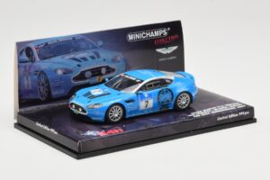 Aston Martin V12 Vantage #7 U. Bez / Porritt / R. Meaden / Mathai 24 Hours Nurburgring 2009 Minichamps 1:43 437091307 Métal — image 2 sur 4