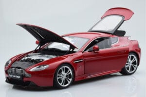Aston Martin V12 Vantage Rouge AUTOart 1:18 70208 Métal — image 2 sur 8