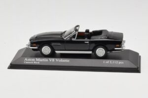 Aston Martin V8 Volante Noir Minichamps 1:43 400137730 Métal