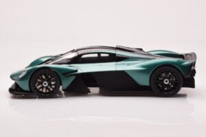 Aston Martin Valkyrie Racing Green GT Spirit 1:18 GT435 Résine — image 3 sur 6