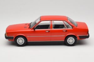 Audi 80 B2 GLS Rouge MCG 1:18 MCG18526 Métal — image 3 sur 6