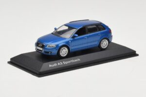Audi A3 8P Sportback Mauritius Blue Minichamps 1:43 5010403033 Métal — image 2 sur 4