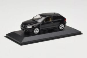 Audi A3 8P Black Metallic Minichamps 1:43 12000 Métal — image 2 sur 4