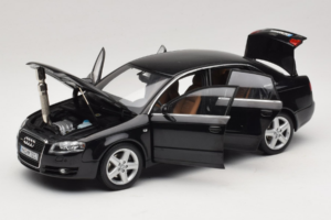 Audi A4 B6 3.2 Quattro Noir Minichamps 1:18 5010404125 Métal — image 2 sur 8