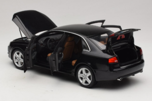 Audi A4 B6 3.2 Quattro Noir Minichamps 1:18 5010404125 Métal — image 5 sur 8