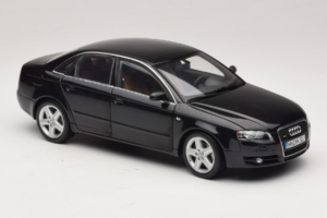 Audi A4 B6 3.2 Quattro Noir Minichamps 1:18 5010404125 Métal — image 6 sur 8