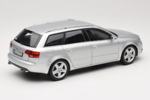 Audi A4 B7 3.2 Quattro Avant Argent Minichamps 1:18 5010404215 Métal — image 3 sur 8