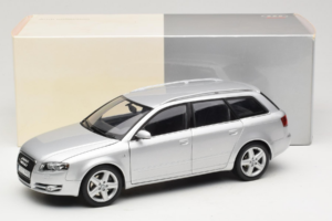 Audi A4 B7 3.2 Quattro Avant Argent Minichamps 1:18 5010404215 Métal — image 8 sur 8
