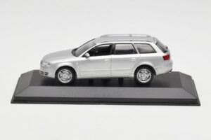 Audi A4 B7 Avant Argent Minichamps 1:43 AUDI009 Métal