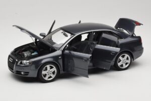 Audi A4 B7 Gris Métallisé Minichamps 1:18 100014400 Métal — image 2 sur 8