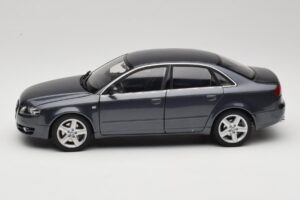 Audi A4 B7 Gris Métallisé Minichamps 1:18 100014400 Métal — image 4 sur 8