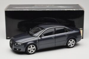 Audi A4 B7 Gris Métallisé Minichamps 1:18 100014400 Métal — image 8 sur 8