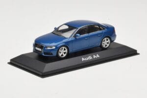 Audi A4 B8 3.2 Quattro Aruba Blue Minichamps 1:43 5010704123 Métal — image 2 sur 4