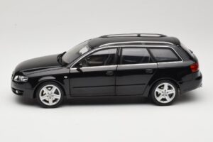 Audi A4 B8 Avant 3.2 Quattro Noir Minichamps 1:18 5010404225 Métal — image 4 sur 8
