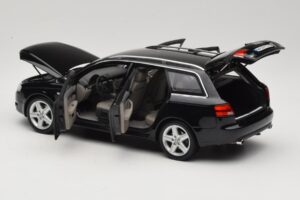 Audi A4 B8 Avant 3.2 Quattro Noir Minichamps 1:18 5010404225 Métal — image 5 sur 8
