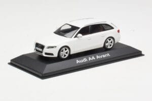 Audi A4 B8 Avant Ibis White Minichamps 1:43 5010804213 Métal — image 2 sur 4