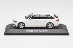 Audi A4 B8 Avant Ibis White Minichamps 1:43 5010804213 Métal
