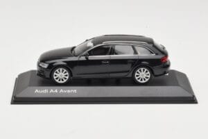 Audi A4 B8 Avant Phantom Black Minichamps 1:43 5011204223 Métal