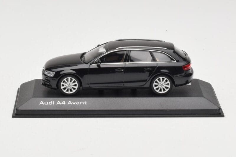 Audi A4 B8 Avant Phantom Black Minichamps 1:43 5011204223 Métal