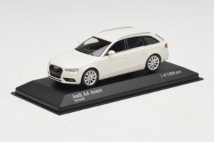 Audi A4 B8 Avant Blanc Minichamps 1:43 410011010 Métal — image 2 sur 5