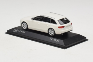 Audi A4 B8 Avant Blanc Minichamps 1:43 410011010 Métal — image 3 sur 5