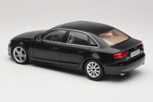 Audi A4L B8 Noir Paudi 1:18 AUDI012 Métal — image 7 sur 8
