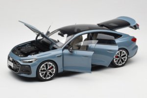 Audi A5L Sportback Bleu Grisâtre OEM 1:18 ZAM60004B Métal — image 2 sur 8