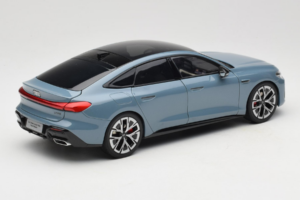 Audi A5L Sportback Bleu Grisâtre OEM 1:18 ZAM60004B Métal — image 3 sur 8