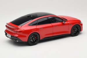 Audi A5L Sportback Rouge OEM 1:18 ZAM60004A Métal — image 3 sur 8