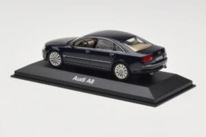 Audi A8 D3 Blue Metallic Light Interior Minichamps 1:43 20000001386003 Métal — image 3 sur 4