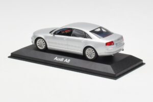 Audi A8 D3 Argent Minichamps 1:43 20000001386001 Métal — image 3 sur 4