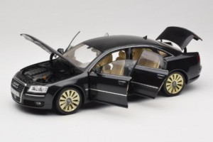 Audi A8 D3 W12 Noir Kyosho 1:18 5010508135 Métal — image 2 sur 8