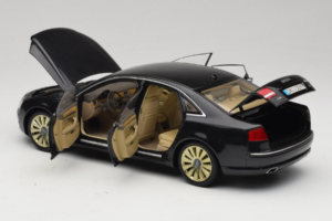 Audi A8 D3 W12 Noir Kyosho 1:18 5010508135 Métal — image 5 sur 8