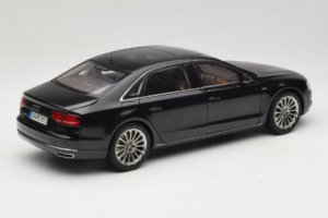 Audi A8L D3 W12 Phantom Black Kyosho 1:18 5011008125 Métal — image 3 sur 8