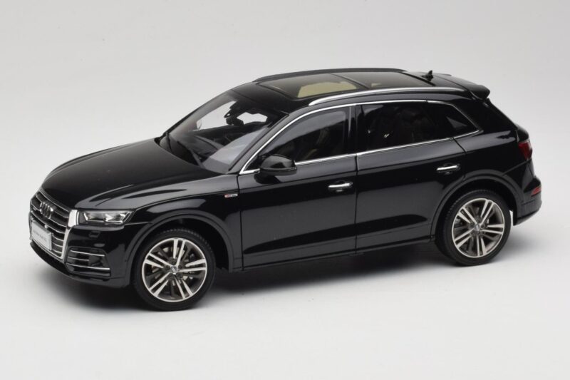 Audi Q5L FY Noir Paudi Model 1:18 26732 Métal