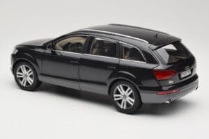 Audi Q7 4L Lava Grey Minichamps 1:18 5010507625 Métal — image 7 sur 8