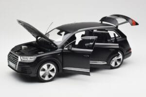 Audi Q7 4M Noir Mat Minichamps 1:18 110014001 Métal — image 2 sur 8