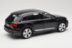 Audi Q7 4M Orca Black Minichamps 1:18 5011407625 Métal — image 3 sur 8