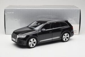 Audi Q7 4M Orca Black Minichamps 1:18 5011407625 Métal — image 8 sur 8