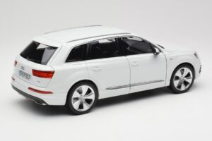 Audi Q7 4M Blanc Minichamps 1:18 110014000 Métal — image 3 sur 8