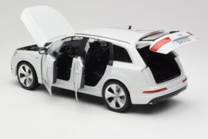 Audi Q7 4M Blanc Minichamps 1:18 110014000 Métal — image 5 sur 8