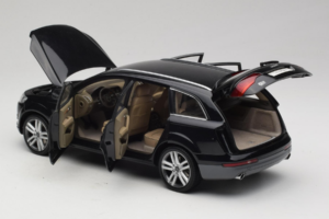 Audi Q7 Noir Kyosho 1:18 09221BK Métal — image 5 sur 8