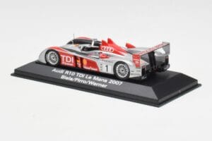 Audi R10 TDI LMP1 #1 F. Biela / E. Pirro / M. Werner 24 Hours of Le Mans 2007 Minichamps 1:43 5020700213 Métal — image 3 sur 4