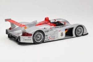 Audi R8 LMP900 #8 Audi Sport Team Joest F. Biela / E. Pirro / T. Kristensen 24 Hours of Le Mans 2000 Maisto 1:18 38899 Métal — image 2 sur 6